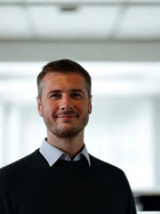 Portrait_Christoph-Rollke_Geschäftsführer-ImmoWerk-Schaumburg_600x800px